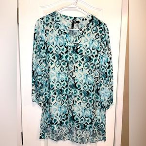 Women’s blouse brand new with out tags